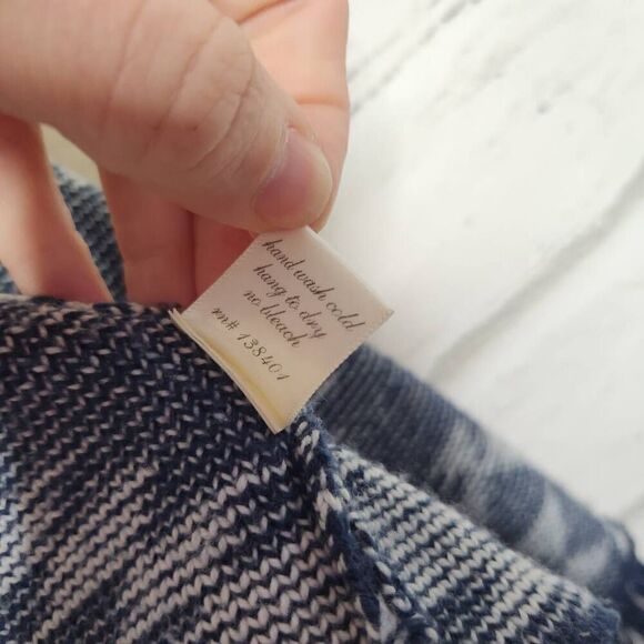 Francesca's Collection Womens Navy & White Aztec Fringe Poncho Cardigan M/L - Picture 14 of 14